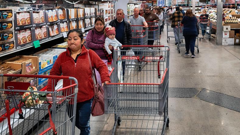 “天价鸡蛋”背后:美国物价飞涨,特朗普的“锅”?